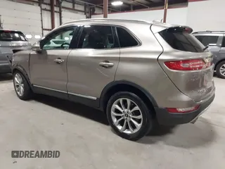 2018 Lincoln MKC Select z VIN 5LMCJ2D95JUL03454, wystawiony jako IAAI lot #42183892 z przebiegiem 78 248 mil mil oraz . Historia ofert i sprzedaży dostępna na DreamBid. Obrazek 3.