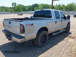 2016 Ford F-250 Lariat z VIN 1FT7W2BT3GEC97455, wystawiony jako IAAI lot #41977320 z przebiegiem 238 360 mil mil oraz . Historia ofert i sprzedaży dostępna na DreamBid. Obrazek 4.