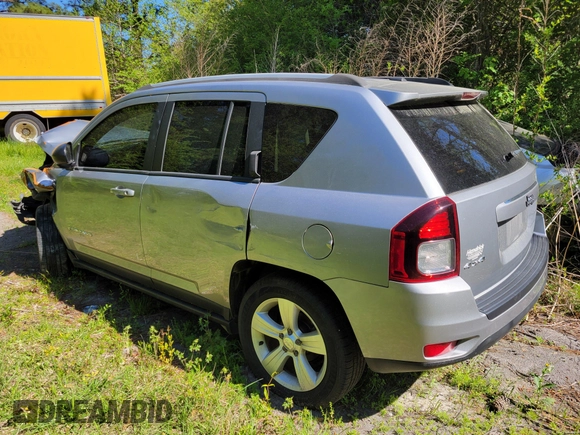 2017 Jeep Compass 75th Anniversary Edition with VIN 1C4NJDBB5HD143197, listed as a IAAI auction lot 42065634 with 1 mi miles. Bid and sale history available at carsss.com. Image 3.