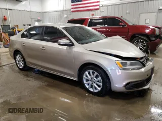 2014 Volkswagen Jetta SE with VIN 3VWD07AJ4EM229753, listed as a Copart auction lot 60331925 with 200,647 mi miles and Clean title. Bid and sale history available at DreamBid. Image 4.