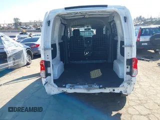 2020 Nissan NV200 S z VIN 3N6CM0KN0LK709242, wystawiony jako IAAI lot #41675882 z przebiegiem 90 395 mil mil oraz . Historia ofert i sprzedaży dostępna na DreamBid. Obrazek 6.