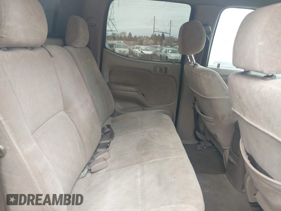 2001 Toyota Tacoma PreRunner z VIN 5TEGN92N71Z824334, wystawiony jako IAAI lot #41961884 z przebiegiem 319 125 mil mil oraz . Historia ofert i sprzedaży dostępna na DreamBid. Obrazek 8.