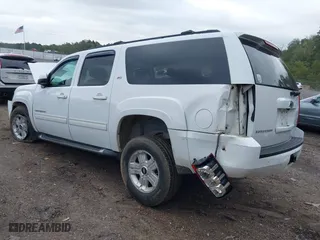 2010 Chevrolet Suburban LT with VIN 1GNUKJE39AR277383, listed as a IAAI auction lot 40800222 with 152,160 mi miles. Bid and sale history available at carsss.com. Image 3.