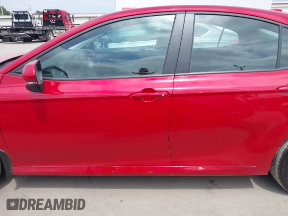 2025 Toyota Camry LE z VIN 4T1DBADK7SU012621, wystawiony jako IAAI lot #42034225 z przebiegiem 351 mil mil oraz . Historia ofert i sprzedaży dostępna na DreamBid. Obrazek 14.