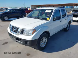 2019 Nissan Frontier SV z VIN 1N6AD0ER5KN734068, wystawiony jako IAAI lot #42238299 z przebiegiem 121 153 mil mil oraz . Historia ofert i sprzedaży dostępna na DreamBid. Obrazek 2.
