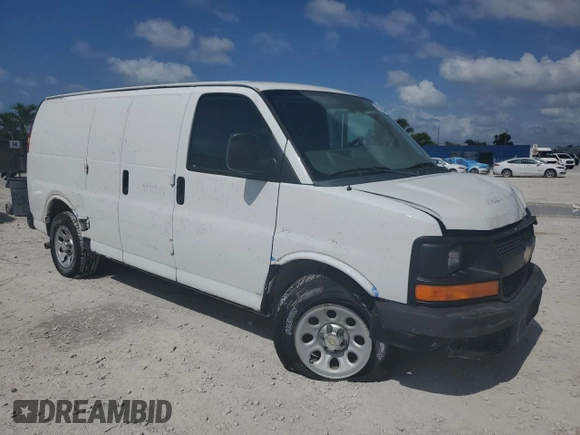2012 Chevrolet Express Cargo z VIN 1GCSGAFXXC1158990, wystawiony jako Copart lot #58536585 z przebiegiem Nie podano mil oraz Czysty tytuł • Clean title. Historia ofert i sprzedaży dostępna na DreamBid. Obrazek 4.