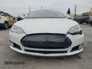 2013 Tesla Model S with VIN 5YJSA1DN4DFP13718, listed as a Copart auction lot 53118285 with Not Provided miles and Salvage Title. Bid and sale history available at carsss.com. Image 5.