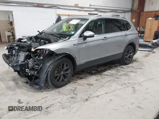 2024 Volkswagen Tiguan SE with VIN 3VVMB7AX8RM084483, listed as a IAAI auction lot 42452619 with 14,618 mi miles and . Bid and sale history available at DreamBid. Image 23.