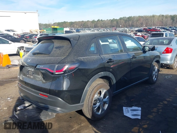 2023 Honda HR-V LX z VIN 3CZRZ1H39PM708833, wystawiony jako IAAI lot #41825121 z przebiegiem 21 395 mil mil oraz . Historia ofert i sprzedaży dostępna na DreamBid. Obrazek 4.