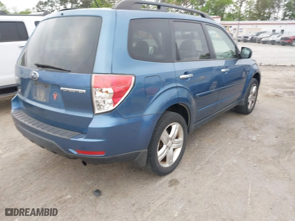 2009 Subaru Forester (Natl) X w/Premium Pkg with VIN JF2SH63619H732822, listed as a IAAI auction lot 42085763 with 107,424 mi miles. Bid and sale history available at carsss.com. Image 4.