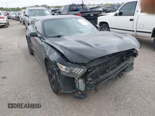 2017 Ford Mustang V6 z VIN 1FA6P8AMXH5203178, wystawiony jako IAAI lot #42124208 z przebiegiem 145 091 mil mil oraz . Historia ofert i sprzedaży dostępna na DreamBid. Obrazek 1.
