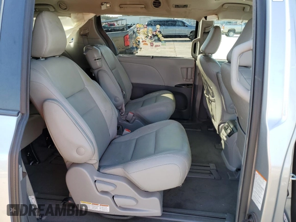 2019 Toyota Sienna XLE Auto Access Seat with VIN 5TDYZ3DC4KS993338, listed as a Copart auction lot 44029395 with 71,430 mi miles and Salvage Title. Bid and sale history available at carsss.com. Image 11.