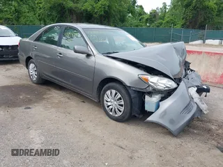 2005 Toyota Camry LE z VIN 4T1BE30K65U570707, wystawiony jako IAAI lot #42255064 z przebiegiem 184 843 mil mil oraz . Historia ofert i sprzedaży dostępna na DreamBid. Obrazek 1.