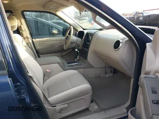 2006 Ford Explorer XLS with VIN 1FMEU62E26UA53768, listed as a IAAI auction lot 41136559 with 128,402 mi miles. Bid and sale history available at carsss.com. Image 5.