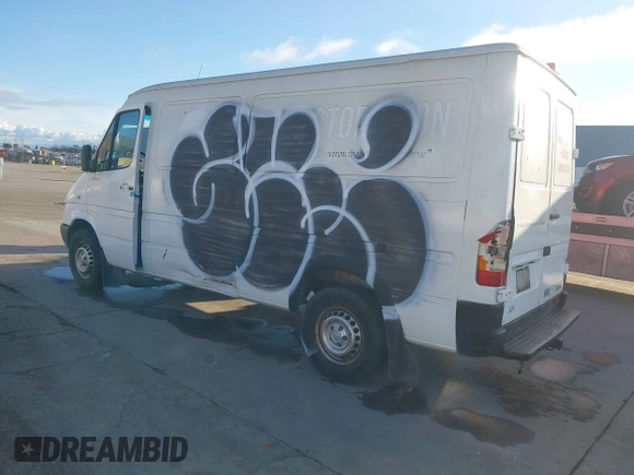 2006 Dodge Sprinter with VIN WD0PD644365929007, listed as a IAAI auction lot 41605041 with 221,956 mi miles and . Bid and sale history available at DreamBid. Image 3.