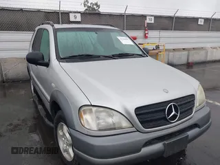 1998 Mercedes-Benz M-Class with VIN 4JGAB54E1WA045397, listed as a IAAI auction lot 41204055 with 1 mi miles. Bid and sale history available at carsss.com. Image 6.