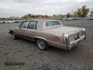 1992 Cadillac Brougham z VIN 1G6DW5479NR710170, wystawiony jako Copart lot #70194164 z przebiegiem Nie podano mil oraz Nie do naprawy. Historia ofert i sprzedaży dostępna na DreamBid. Obrazek 2.