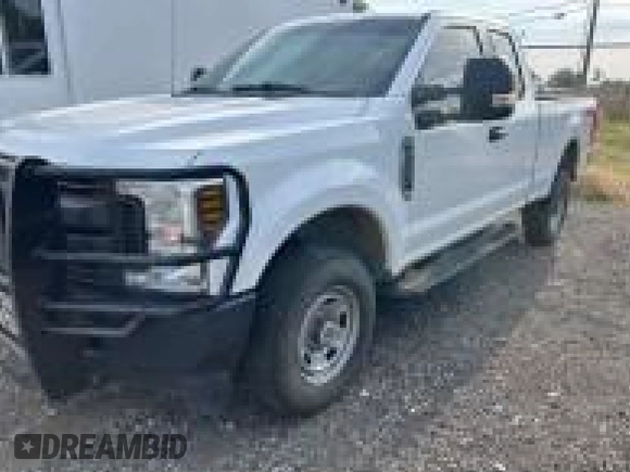 2018 Ford F-250 XL z VIN 1FT7X2B60JEC67165, wystawiony jako IAAI lot #42843681 z przebiegiem 184 448 mil mil oraz . Historia ofert i sprzedaży dostępna na DreamBid. Obrazek 15.