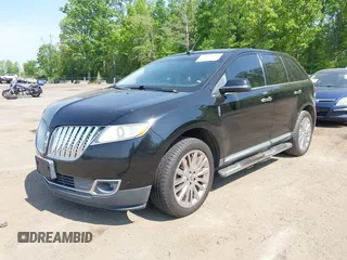 2011 Lincoln MKX with VIN 2LMDJ8JKXBBJ31273, listed as a IAAI auction lot 42170426 with 127,880 mi miles. Bid and sale history available at carsss.com. Image 2.