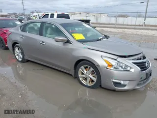 2013 Nissan Altima 2.5 S with VIN 1N4AL3AP3DC261559, listed as a IAAI auction lot 41959475 with 87,704 mi miles. Bid and sale history available at carsss.com. Image 1.