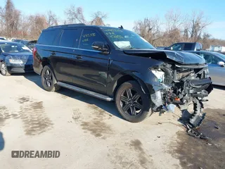 2021 Ford Expedition XLT with VIN 1FMJU1JT9MEA21621, listed as a IAAI auction lot 41458176 with 97,133 mi miles. Bid and sale history available at carsss.com. Image 1.