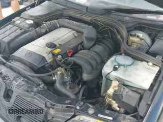 1995 Mercedes-Benz C 2.8L z VIN WDBHA28E1SF176775, wystawiony jako IAAI lot #42528188 z przebiegiem 144 906 mil mil oraz . Historia ofert i sprzedaży dostępna na DreamBid. Obrazek 12.