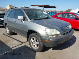 2002 Lexus RX 300 z VIN JTJHF10U620236565, wystawiony jako IAAI lot #42489433 z przebiegiem 236 210 mil mil oraz . Historia ofert i sprzedaży dostępna na DreamBid. Obrazek 1.