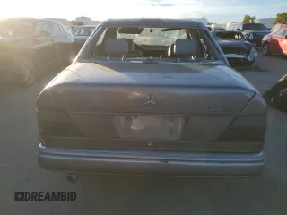 1991 Mercedes-Benz 300 E with VIN WDBEA30D0MB398505, listed as a Copart auction lot 88525645 with 309,549 mi miles and Salvage Title. Bid and sale history available at DreamBid. Image 6.