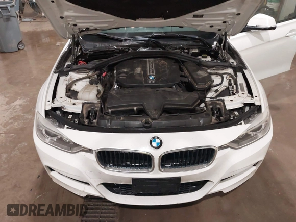 2014 BMW 3 Series 328d xDrive z VIN WBA3D5C51EKX98278, wystawiony jako IAAI lot #41775547 z przebiegiem 211 480 mil mil oraz . Historia ofert i sprzedaży dostępna na DreamBid. Obrazek 10.