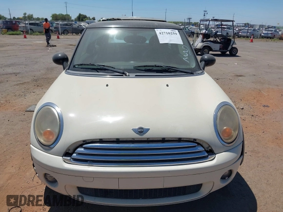 2010 MINI Hardtop with VIN WMWMF3C51ATZ23464, listed as a IAAI auction lot 42710259 with 124,660 mi miles and . Bid and sale history available at DreamBid. Image 6.