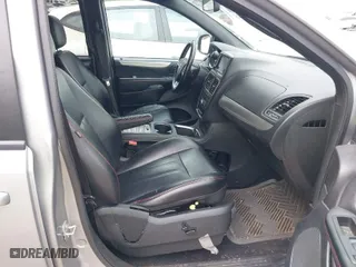 2018 Dodge Grand Caravan GT with VIN 2C4RDGEG5JR282136, listed as a IAAI auction lot 39792112 with 171,494 mi miles. Bid and sale history available at carsss.com. Image 5.