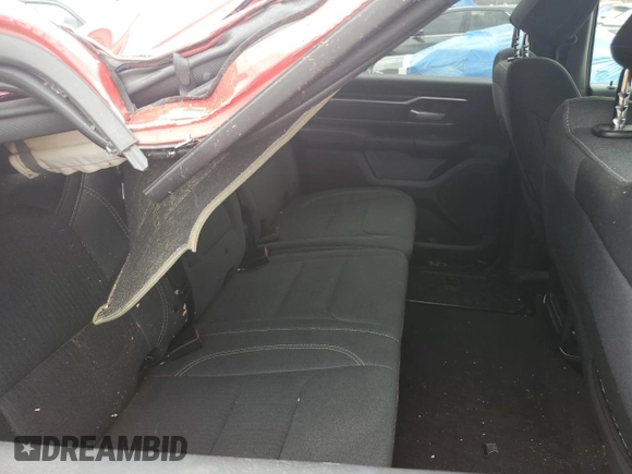 2021 Ram 1500 Big Horn z VIN 1C6SRFMT0MN796805, wystawiony jako Copart lot #51734255 z przebiegiem 83 877 mil mil oraz Szkoda całkowita • Salvage title. Historia ofert i sprzedaży dostępna na DreamBid. Obrazek 10.
