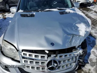 2009 Mercedes-Benz M 350 z VIN 4JGBB86EX9A530516, wystawiony jako Copart lot #45565145 z przebiegiem 176 158 mil mil oraz Nie do naprawy • Non repairable. Historia ofert i sprzedaży dostępna na DreamBid. Obrazek 14.