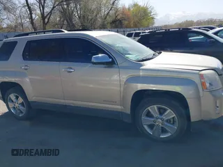 2015 GMC Terrain SLT z VIN 2GKFLXE37F6412840, wystawiony jako IAAI lot #41979504 z przebiegiem 146 744 mil mil oraz . Historia ofert i sprzedaży dostępna na DreamBid. Obrazek 12.