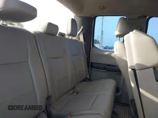 2017 Ford F-250 XLT z VIN 1FT7X2B6XHEE20192, wystawiony jako IAAI lot #42589586 z przebiegiem 132 332 mil mil oraz . Historia ofert i sprzedaży dostępna na DreamBid. Obrazek 8.
