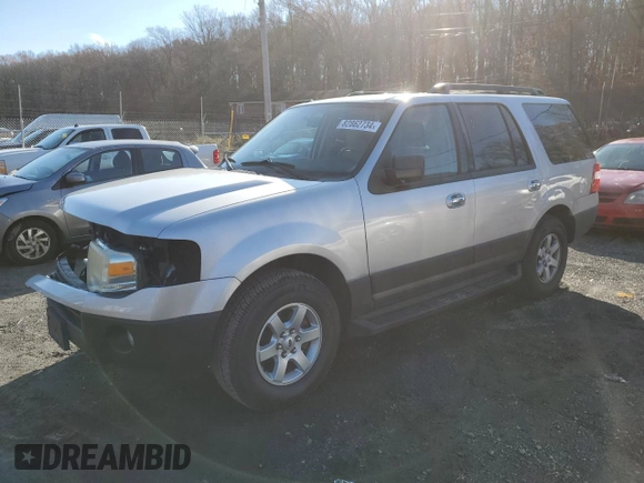 2014 Ford Expedition XL with VIN 1FMJU1G58EEF52772, listed as a Copart auction lot 82862734 with 61,998 mi miles and Salvage title. Bid and sale history available at DreamBid. Image 1.