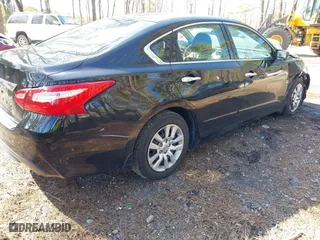 2017 Nissan Altima 2.5 SR with VIN 1N4AL3AP7HC236587, listed as a IAAI auction lot 41591452 with 101,429 mi miles. Bid and sale history available at carsss.com. Image 4.