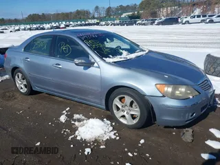 2005 Acura RL with VIN JH4KB16545C021370, listed as a IAAI auction lot 41550923 with 999,999 mi miles. Bid and sale history available at carsss.com. Image 1.