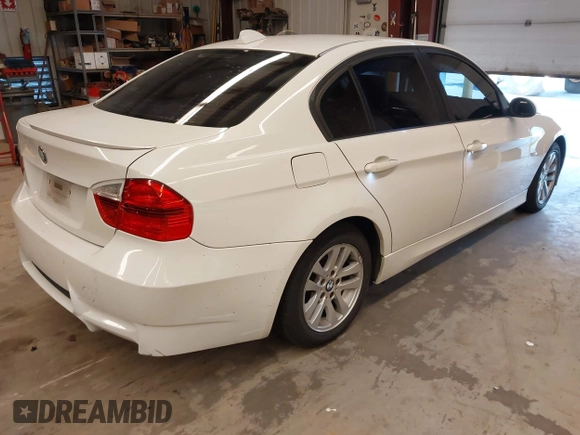 2007 BMW 3 Series 328xi с VIN WBAVC93537KX53235, выставлен на аукционе IAAI как лот 42859757 с пробегом 139 575 миль миль и . История ставок и продаж доступна на DreamBid. Изображение 4.