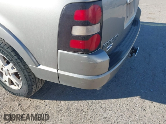 2008 Ford Explorer XLT with VIN 1FMEU73848UA69018, listed as a IAAI auction lot 41224731 with 174,418 mi miles and . Bid and sale history available at carsss.com. Image 6.