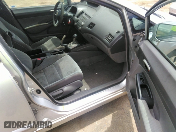 2009 Honda Civic LX z VIN 19XFA165X9E045127, wystawiony jako IAAI lot #42263412 z przebiegiem 208 762 mil mil oraz . Historia ofert i sprzedaży dostępna na DreamBid. Obrazek 5.