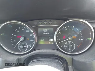 2009 Mercedes-Benz R-Class 3.5L with VIN 4JGCB65E19A098277, listed as a IAAI auction lot 41866337 with 148,573 mi miles. Bid and sale history available at carsss.com. Image 7.