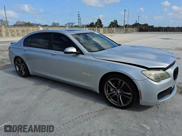 2013 BMW 7 Series 740Li with VIN WBAYE4C51DD137026, listed as a Copart auction lot 54016125 with 131,879 mi miles and Clean title. Bid and sale history available at DreamBid. Image 4.