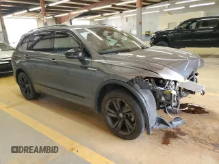 2023 Volkswagen Tiguan SE R-Line Black with VIN 3VV8B7AX6PM101974, listed as a Copart auction lot 60465795 with 29,464 mi miles and Salvage title. Bid and sale history available at DreamBid. Image 4.