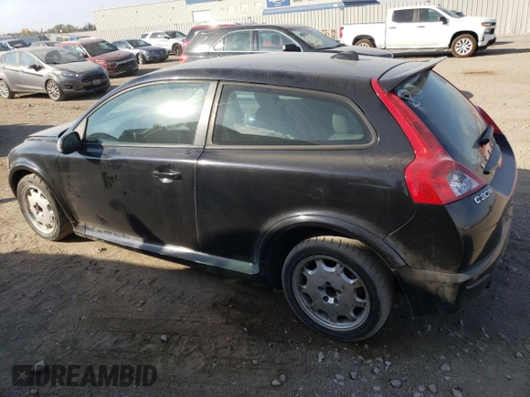 2010 Volvo C30 z VIN YV1672MK6A2172028, wystawiony jako Copart lot #77348434 z przebiegiem 168 765 mil mil oraz Czysty tytuł • Clean title. Historia ofert i sprzedaży dostępna na DreamBid. Obrazek 2.