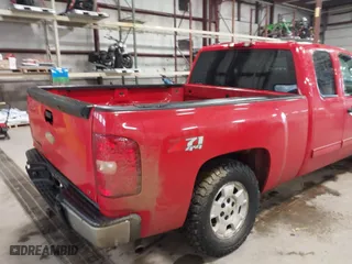 2010 Chevrolet Silverado 1500 LT with VIN 1GCSKSE35AZ214979, listed as a IAAI auction lot 41479224 with 272,254 mi miles. Bid and sale history available at carsss.com. Image 4.
