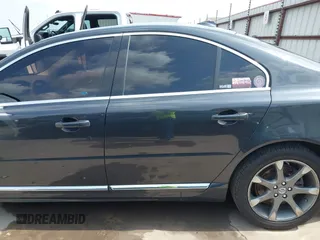 2011 Volvo S80 3.2L with VIN YV1952AS1B1138075, listed as a IAAI auction lot 41918597 with 192,441 mi miles. Bid and sale history available at carsss.com. Image 21.