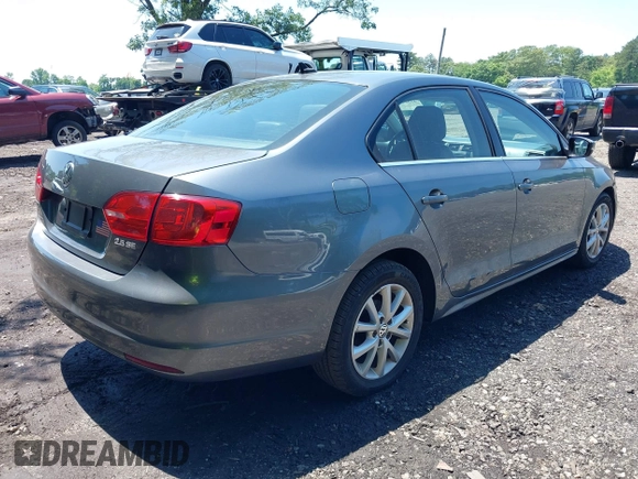 2013 Volkswagen Jetta SE with VIN 3VWDP7AJ2DM447510, listed as a IAAI auction lot 42522268 with 240,467 mi miles and . Bid and sale history available at DreamBid. Image 4.