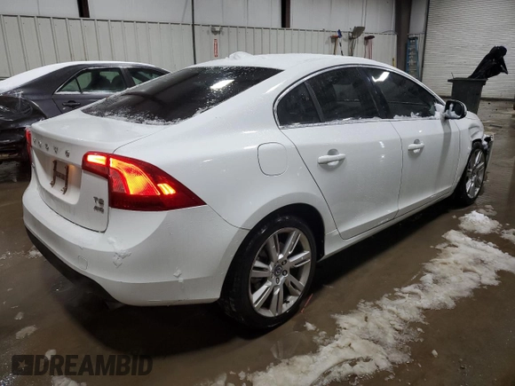 2012 Volvo S60 T6 with VIN YV1902FH4C2101979, listed as a Copart auction lot 87255174 with 250,376 mi miles and Salvage Title. Bid and sale history available at carsss.com. Image 3.