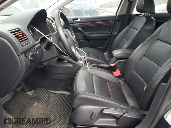 2010 Volkswagen Jetta SE with VIN 3VWRZ7AJ2AM038256, listed as a Copart auction lot 47631015 with 205,579 mi miles and Salvage title. Bid and sale history available at DreamBid. Image 7.